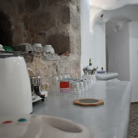 Cave Milos *