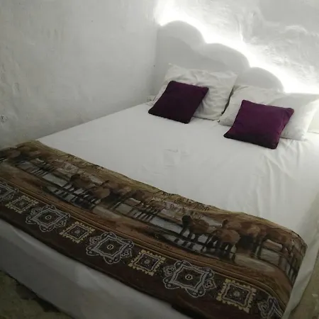 Cave Milos *